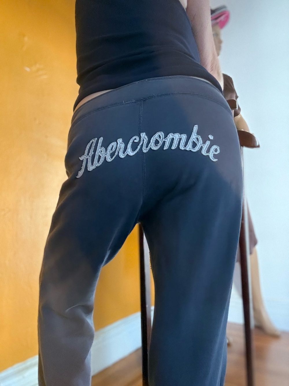 Ca 2005 VTG Abercrombie & Fitch Light Charcoal Gray Logo Sweatpants